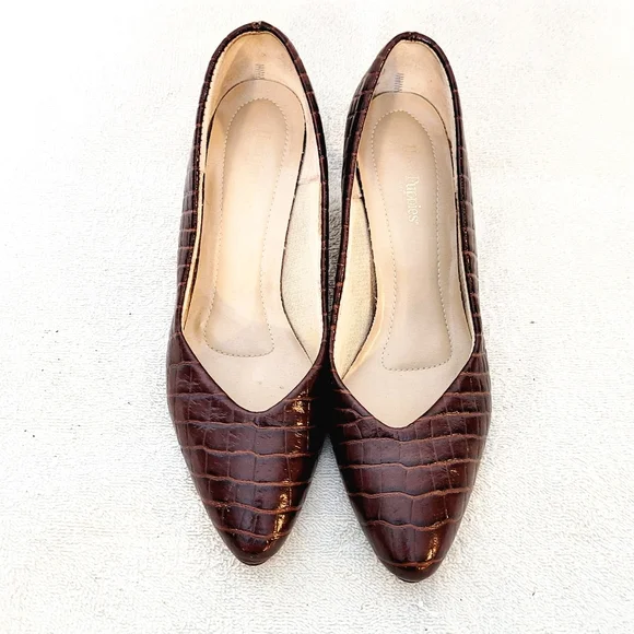 Vintage Hush Puppies Brown Crocodile Print Pumps Low Heel Slip On Shoes Size 7 - Picture 4 of 8